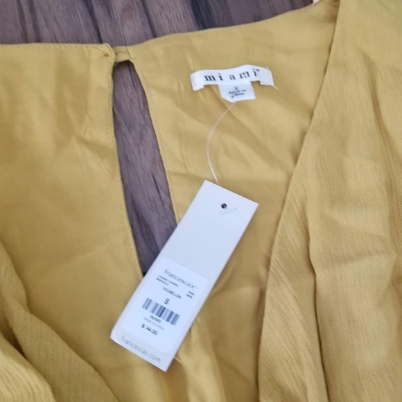 Francesca's NWT Romper - Picture 3 of 4